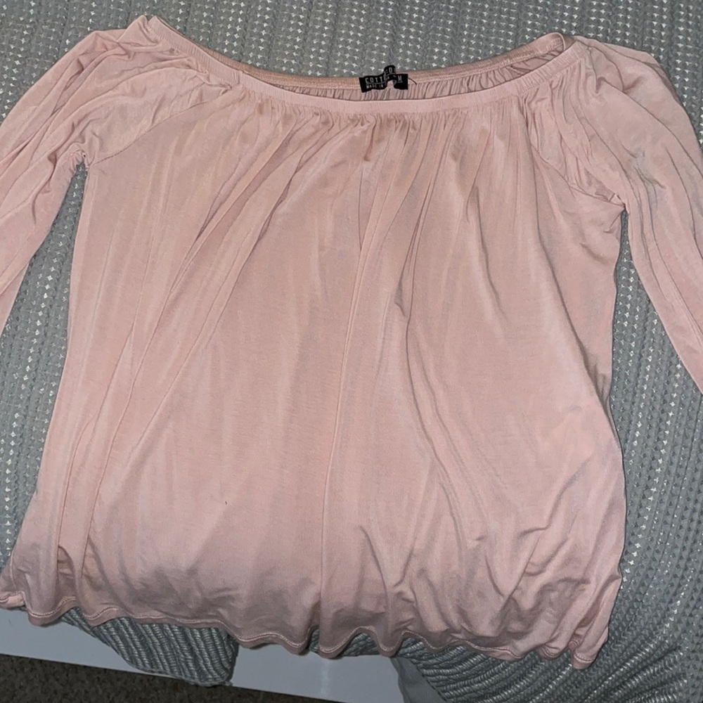 Cotton on off the shoulder flowy top color pink!